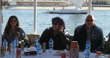 وزيرة الثقافة تشارك ديفيلة المراكب النيلية لـ26 فرقة احتفالا بمهرجان أسوان الدولى 