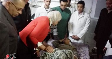 وزيرة الصحة تتفقد مصابى الحادث الإرهابى بمستشفى الحسين الجامعى.. صور
