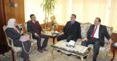 رئيس جامعة طنطا يستقبل السفير الماليزى بمصر