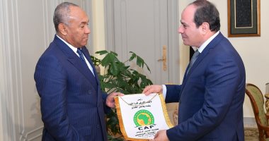 الاتحاد الأفريقى يبرز لقاء الرئيس السيسي مع أحمد أحمد رئيس الكاف