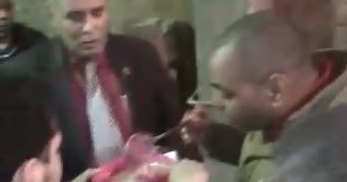 فيديو.. حملة لرئيس مدينة أوسيم تداهم مصنع مربى من مصانع تحت بير السلم