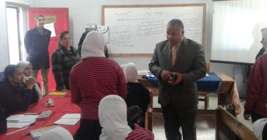مدير تعليم الإسماعيلية يتفقد انتظام الدراسة بمدرسة النصر الإعدادية بنات