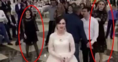 فيديو وصور .. "نفسنة" بنات تتحول لشجار بسبب "بوكيه ورد" فى حفل زفاف بروسيا 
