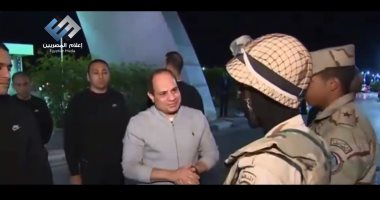"الرئيس الإنسان".. زيارات السيسي المتكررة لجنود سيناء تحرق كيد الأعداء