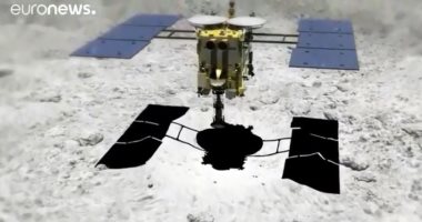 وحدة إقلاع تابعة لمسبار صينى تعود إلى سطح القمر "كى لا تلوث مداره"