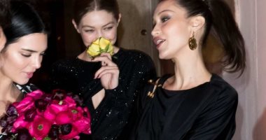 صور.. كيندال جينر وبيلا وجى جى حديد خلال توجههن لحفل عشاء Versace