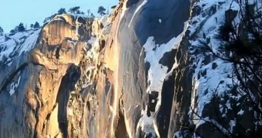 فيديو.. "سقوط نارى" لمياه شلالات منتزه فى كاليفورنيا