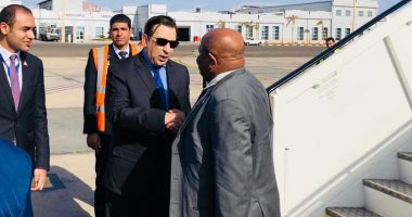 وزير خارجية جزر القمر يصل مطار شرم الشيخ للمشاركة بالقمة العربية الأوروبية