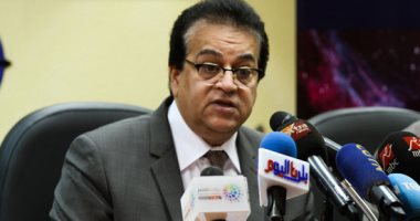 وزير التعليم العالى ورئيس جامعة عين شمس يفتتحان مركز أبحاث كلية الطب 