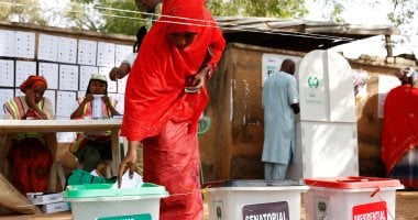 اللجنة العليا للانتخابات فى نيجيريا تبدأ فرز أصوات الناخبين ظهر اليوم