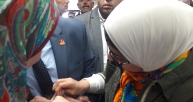 فيديو وصور.. وزيرة الصحة تدشن الحملة القومية ضد شلل الأطفال ببورسعيد
