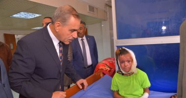 محافظ أسيوط يكرر زيارته للطفلة "نوران" بالمستشفى للإطمئنان على حالتها الصحية