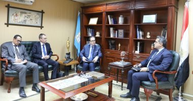 وزير الآثار يستقبل سفير فرنسا بالقاهرة لبحث سبل التعاون