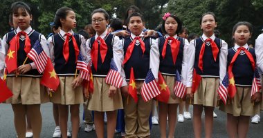 صور.. أطفال فيتنام يرحبون بقمة " ترامب - كيم" الثانية وسط تشديدات أمنية