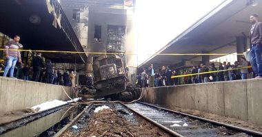 فيديو .. شاهد أثار حريق محطة مصر بعد تصادم قطار بالرصيف