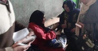 فيديو وصور.. محافظ أسيوط يستجيب لاستغاثة أقارب سيدة "بكماء" بقرية بهيج 