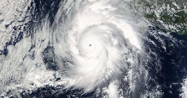 إجلاء نحو 780 ألف شخص فى الهند تحسبًا لإعصار "فانى"