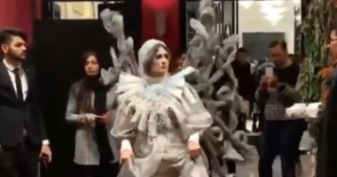 فيديو.. عرض أزياء يكشف التناقض فى المجتمع الإيرانى