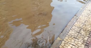مياه الصرف الصحى تغرق شوارع مدينة الضباط بالإسكندرية
