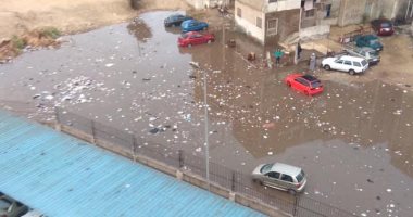صور.. هطول أمطار رعدية وسيول تغرق شوارع الإسماعيلية
