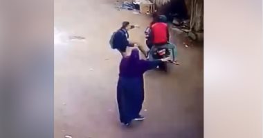 فيديو.. شجاعة سيدة مصرية تنجح فى الإمساك بلصوص سرقوا هاتف طالبة