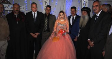 محافظ قنا يحضر حفل زفاف عروس من إحدى دور الأيتام