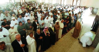 الآلاف يصلون على جثمان مصرى فى أبوظبى بدعوة عبر "واتساب".. اعرف الحكاية