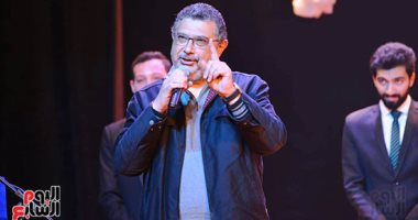صور.. ماذا قال ماجد الكدوانى عقب تكريمه بمهرجان المسرح العربى