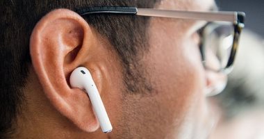 احذر.. استخدام سماعات الأذن لفترة طويلة يؤدى للالتهاب