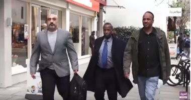 فيديو.. كان يناديه بالكلب والحمار.. حكم لصالح صومالى ضد مسئول قطرى بلندن