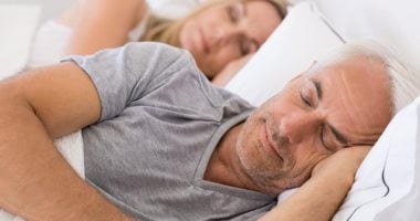 نام براحتك.. زيادة مدة النوم قد يقلل من خطر الإصابة بأمراض القلب