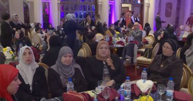 فيديو.. الاحتفال بأمهات شهداء الشرطة بحضور فنانين وقيادات أمنية