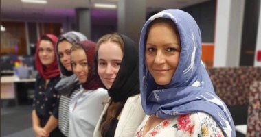 فيديو وصور.. نساء نيوزيلندا بالحجاب دعما للمسلمين فى بلادهن بعد مذبحة المسجدين