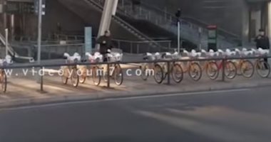 فيديو.. بيزنس الدراجات فى ميلانو "الساعة بيورو والحسابة بتحسب"