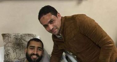 أحمد رؤوف يزور عامر عامر بعد جراحة الركبة 