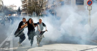 صور..اندلاع اشتباكات وأعمال عنف فى أحدث احتجاجات "السترات الصفراء" بفرنسا