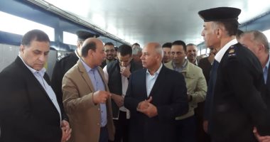 صور.. وزير النقل يتفقد محطة مصر وورش صيانة الجرارات 