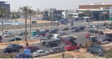 النيابة الإدارية تفتح تحقيقا فى سقوط لافتة على سيارة مواطن بالتجمع  