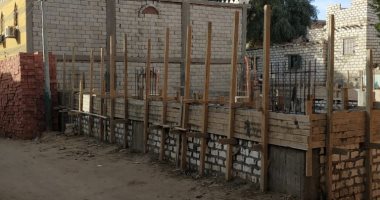 أقباط قرية الإسماعيلية بالمنيا يتبرعون بمواد بناء لإنشاء مسجد القرية 