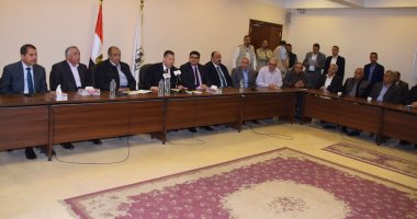 محافظ بنى سويف: خطة بالتنسيق مع وزارة الزراعة استعدادًا لموسم توريد القمح