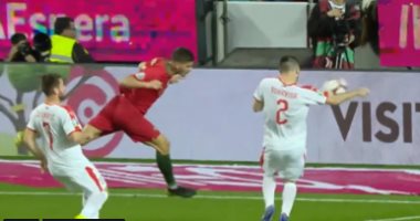 حكم مباراة البرتغال وصربيا يعتذر عن حرمان رونالدو ورفاقه من ركلة جزاء