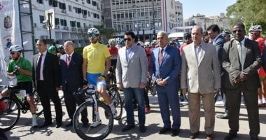 وزير الشباب يطلق سباق مصر الدولى للدراجات من أسوان بمشاركة 95 لاعبا 