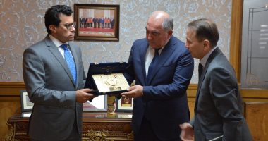 وزير الشباب والرياضة يبحث تفعيل أطر التعاون مع أوزبكستان 