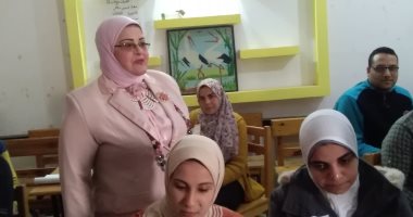 فيديو وصور .. وكيل تعليم كفر الشيخ توجه نصائح للمعلمين الجدد وتقرر عقد شهرى بالقيادات النسائية  