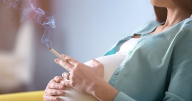 التدخين أثناء الحمل قد يتسبب فى تلف خلايا مخ الجنين