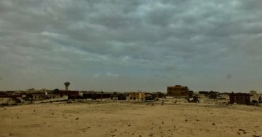 رياح متوسطة وغيوم كثيفة تغطى سماء محافظة شمال سيناء