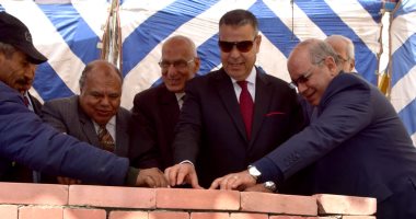 محافظ بني سويف ورئيس مجلس الدولة يضعان حجر أساس مشروع مجمع المحاكم 