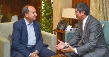  وزير التجارة يبحث مع سفير أوزبكستان تعزيز العلاقات التجارية والاقتصادية 