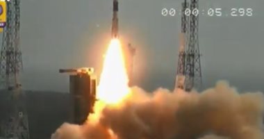 شاهد.. وكالة الفضاء الهندية تطلق 29 قمرًا صناعيًا