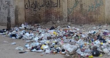 شكوى من انتشار أكوام القمامة أمام مدرسة ابتدائى فى الهرم